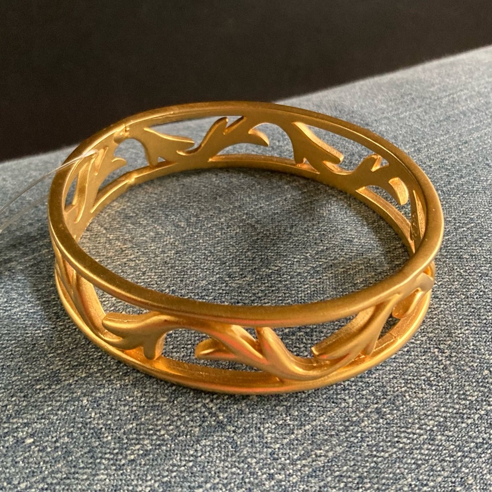 Karl Lagerfeld Vintage Matte Gold Swirl Cut Out Bangle Bracelet sz Lg